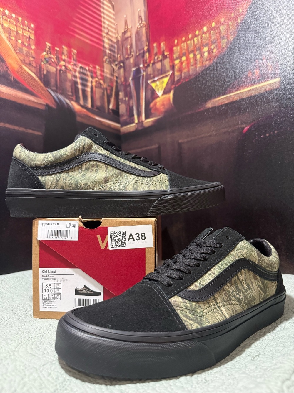 Vans Old Skool Low-Top Sneakers in Black & Olive Camo Men’s Size 8.5